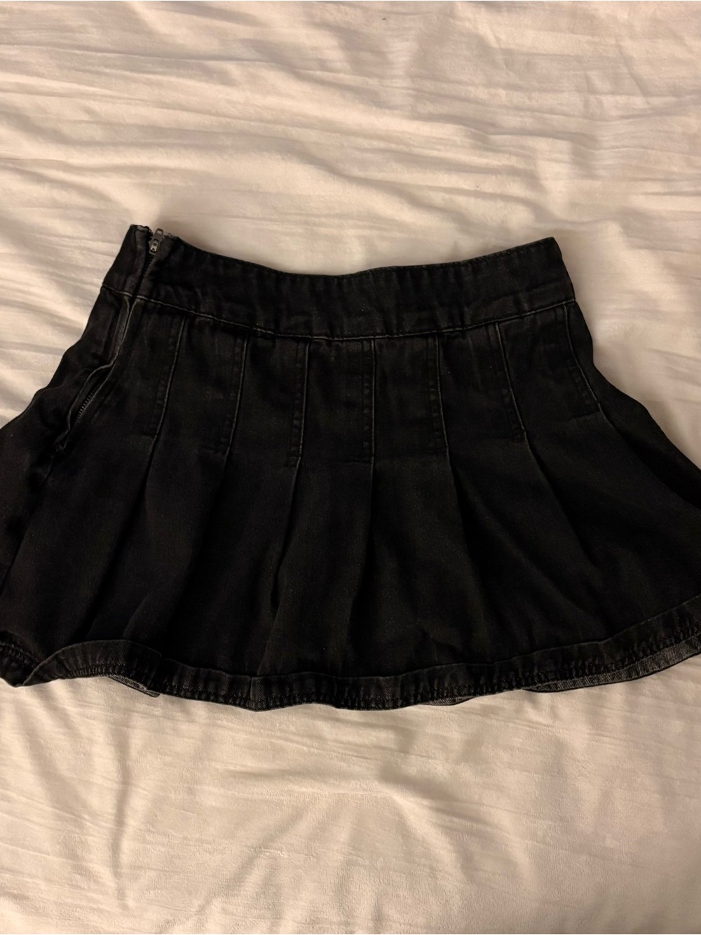 SHEIN Black Pleated Skater Mini Skirt with Side Zip